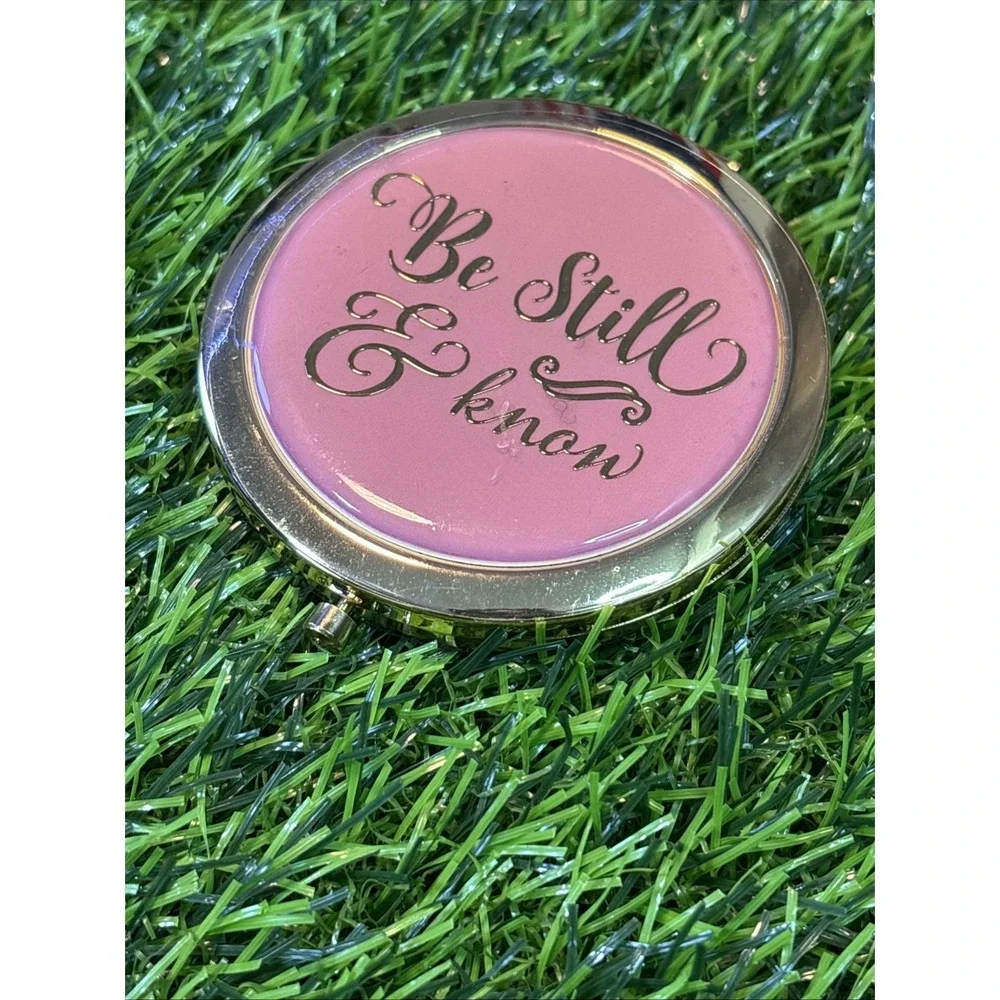Mary Square Be Still Compact Mirror #23071 –‎ New With Tag